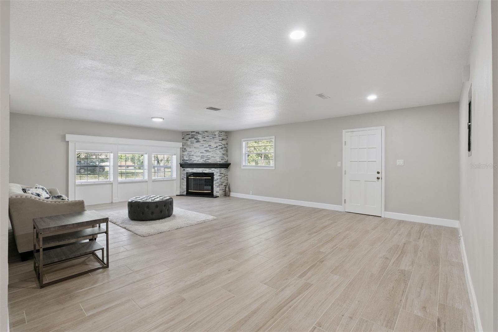 Single Family Residence at 1033 CRYSTAL BOWL CIR, CASSELBERRY, photo 8 of 41