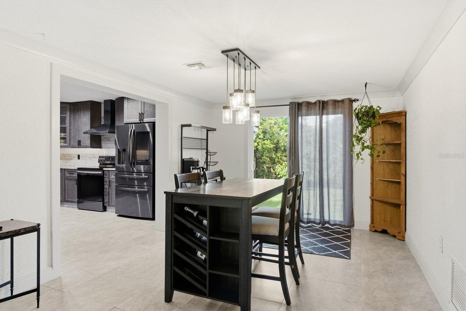 Single Family Residence at 1000 S EVERGREEN AVE, CLEARWATER, photo 6 of 52