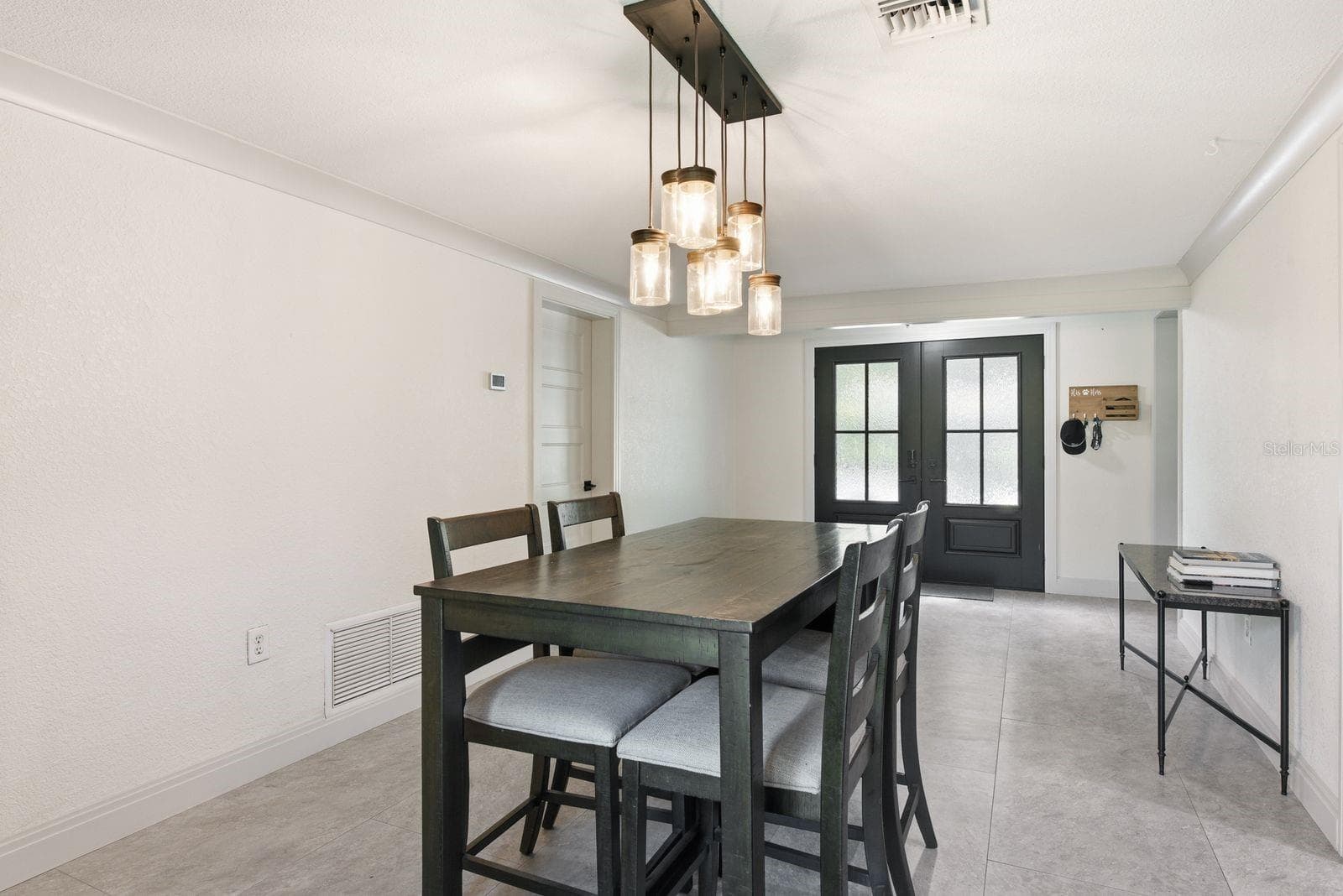 Single Family Residence at 1000 S EVERGREEN AVE, CLEARWATER, photo 7 of 52