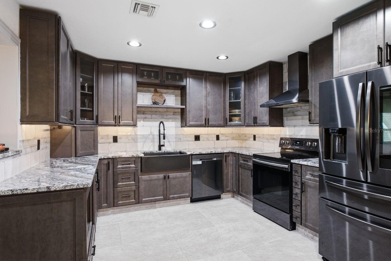 Single Family Residence at 1000 S EVERGREEN AVE, CLEARWATER, photo 8 of 52