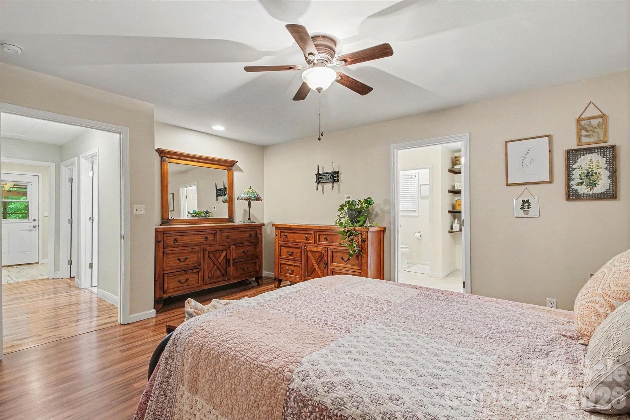 Single Family Residence at 8446 Aqua Lane, Kannapolis, photo 19 of 39