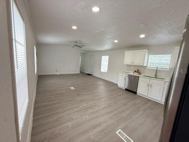 Manufactured Home at 3464 SE 91ST PL, OCALA, photo 8 of 21