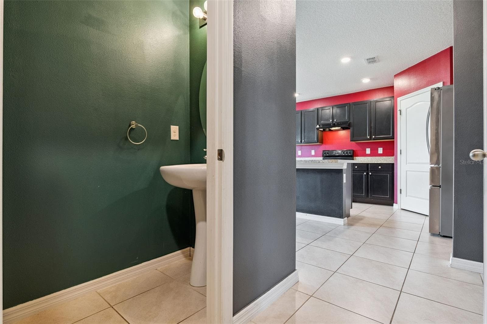 Half bath downstairs - 10528 BRONZE LEAF CT, LEESBURG