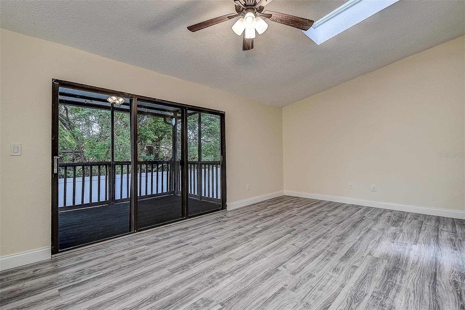 Condominium at 6334 92ND PL N #2401, PINELLAS PARK, photo 7 of 45
