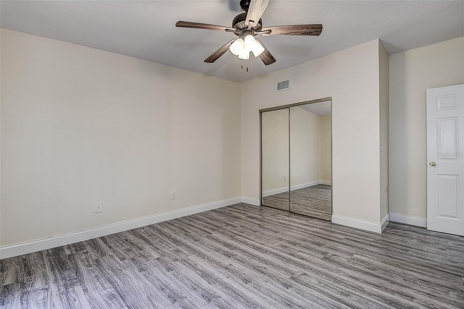 Condominium at 6334 92ND PL N #2401, PINELLAS PARK, photo 26 of 45