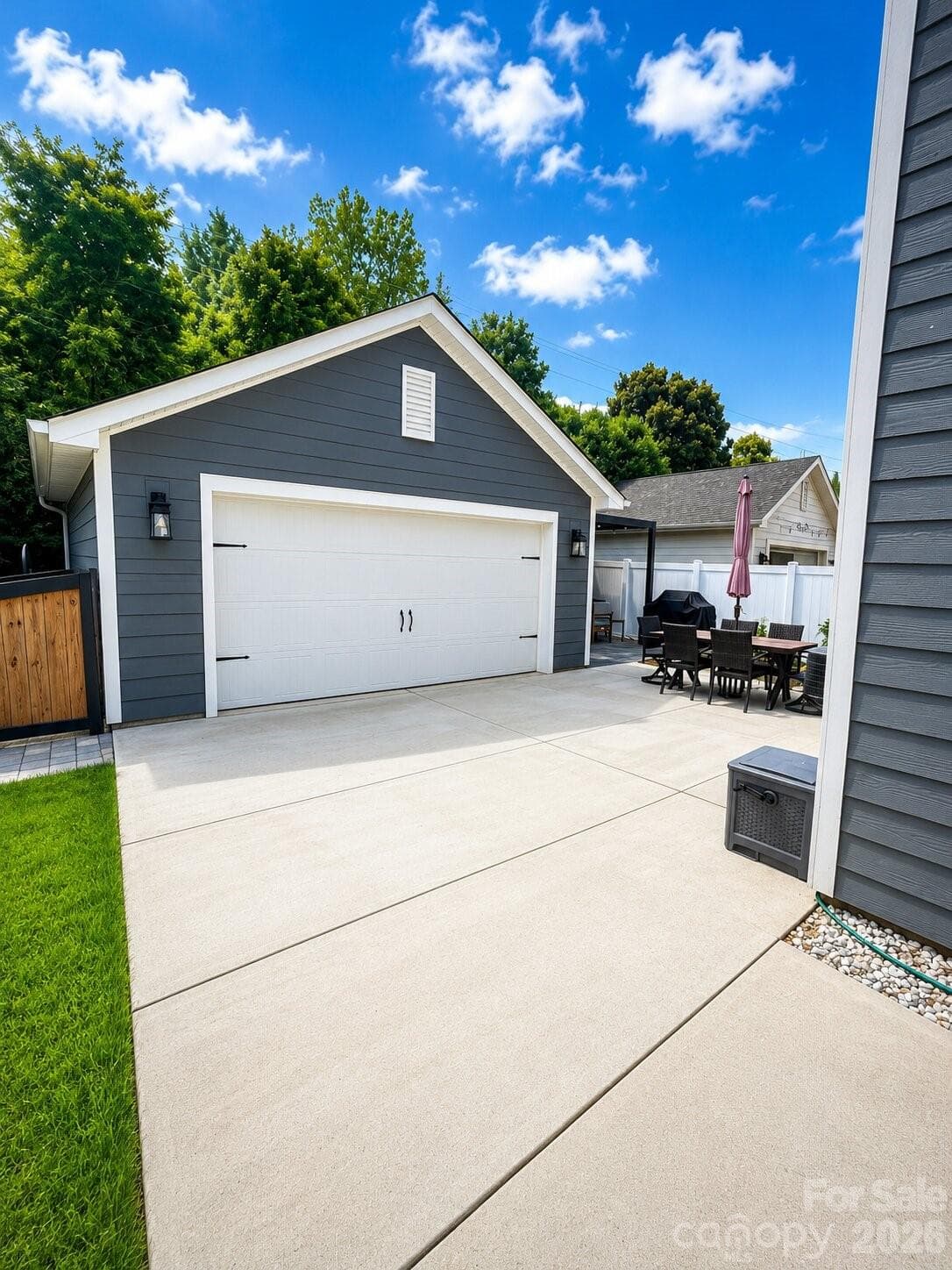 Single Family Residence at 8753 Aspinwall Drive, Charlotte, photo 33 of 35