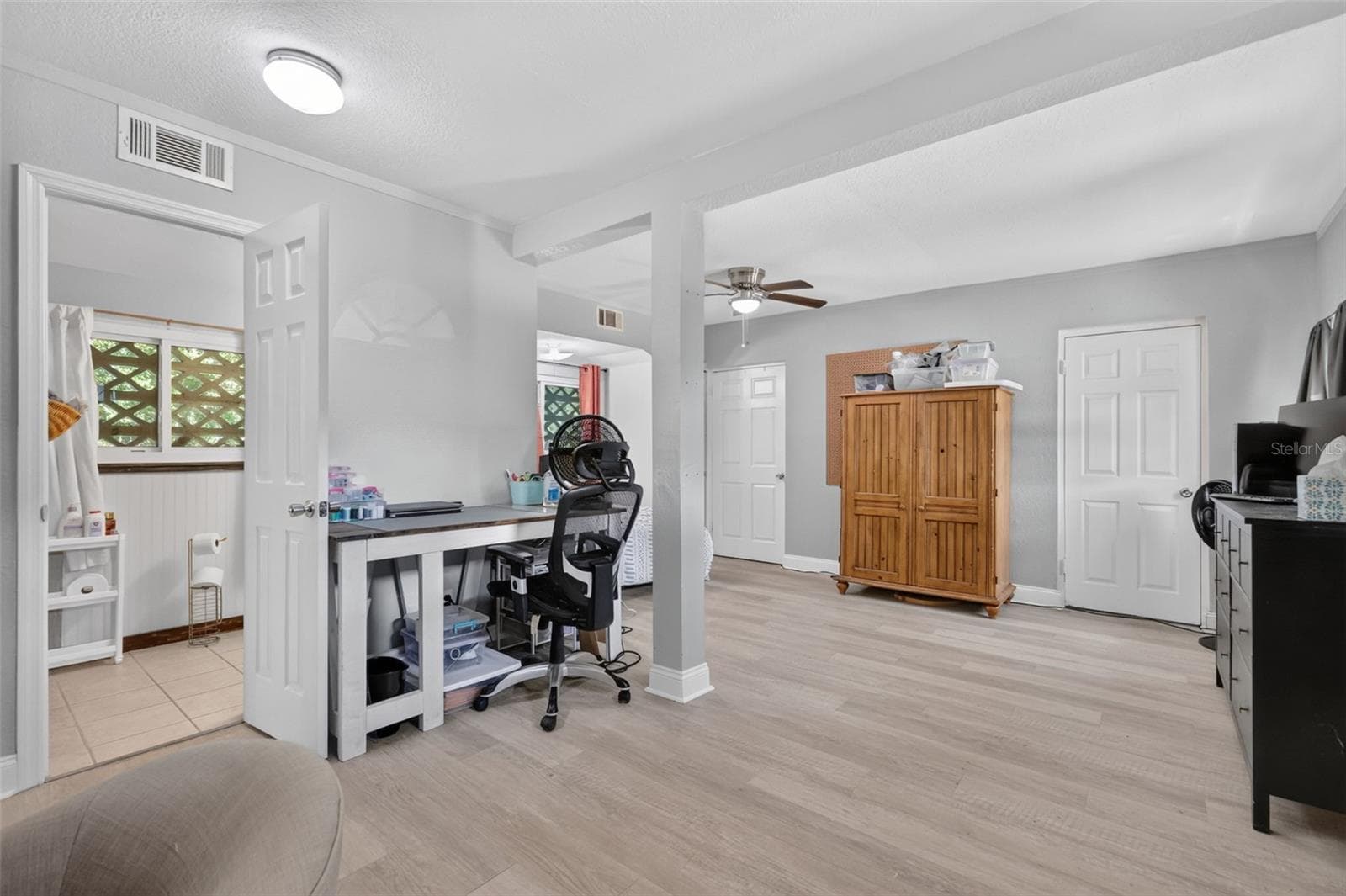 Potential for a bonus room. Offers storage closet and a laundry room - 428 RUTH ST, LONGWOOD