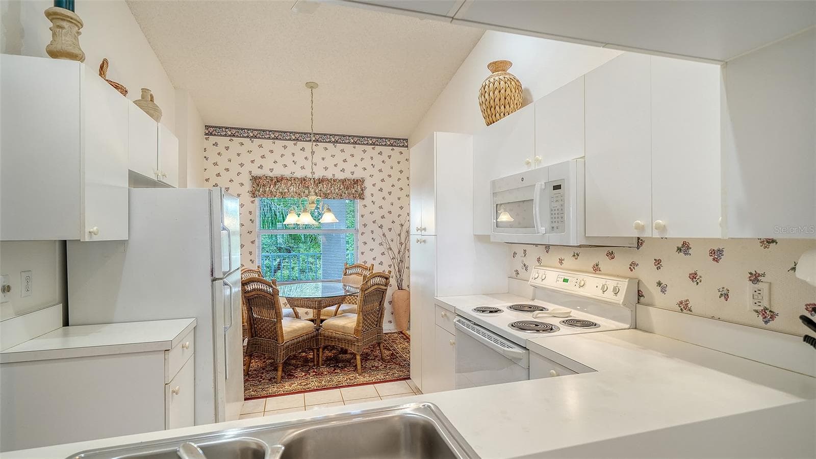 Condominium at 9330 CLUBSIDE CIR #3306, SARASOTA, photo 11 of 59