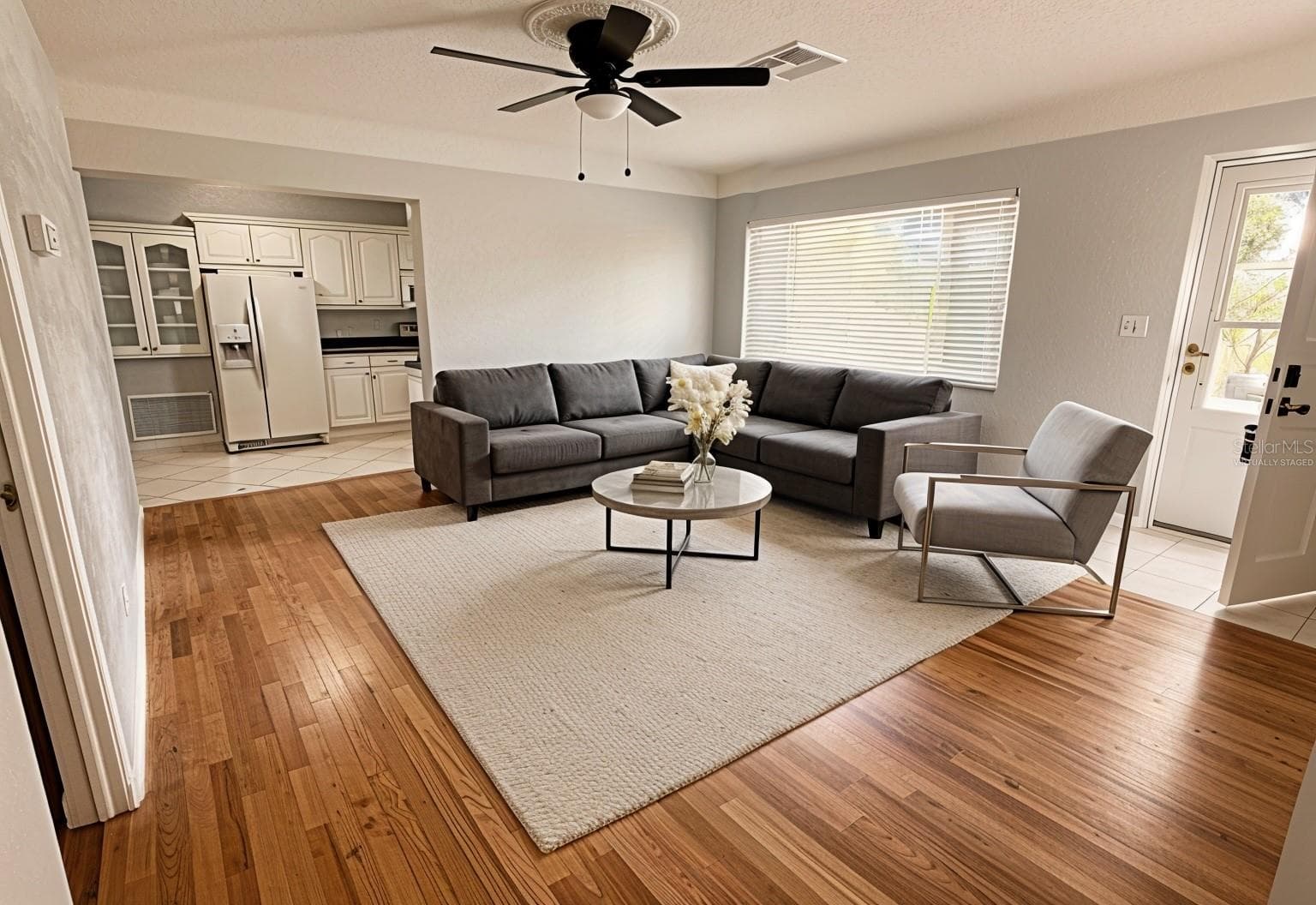 This photos have been virtually staged. - 4320 YARDLEY AVE N, ST PETERSBURG