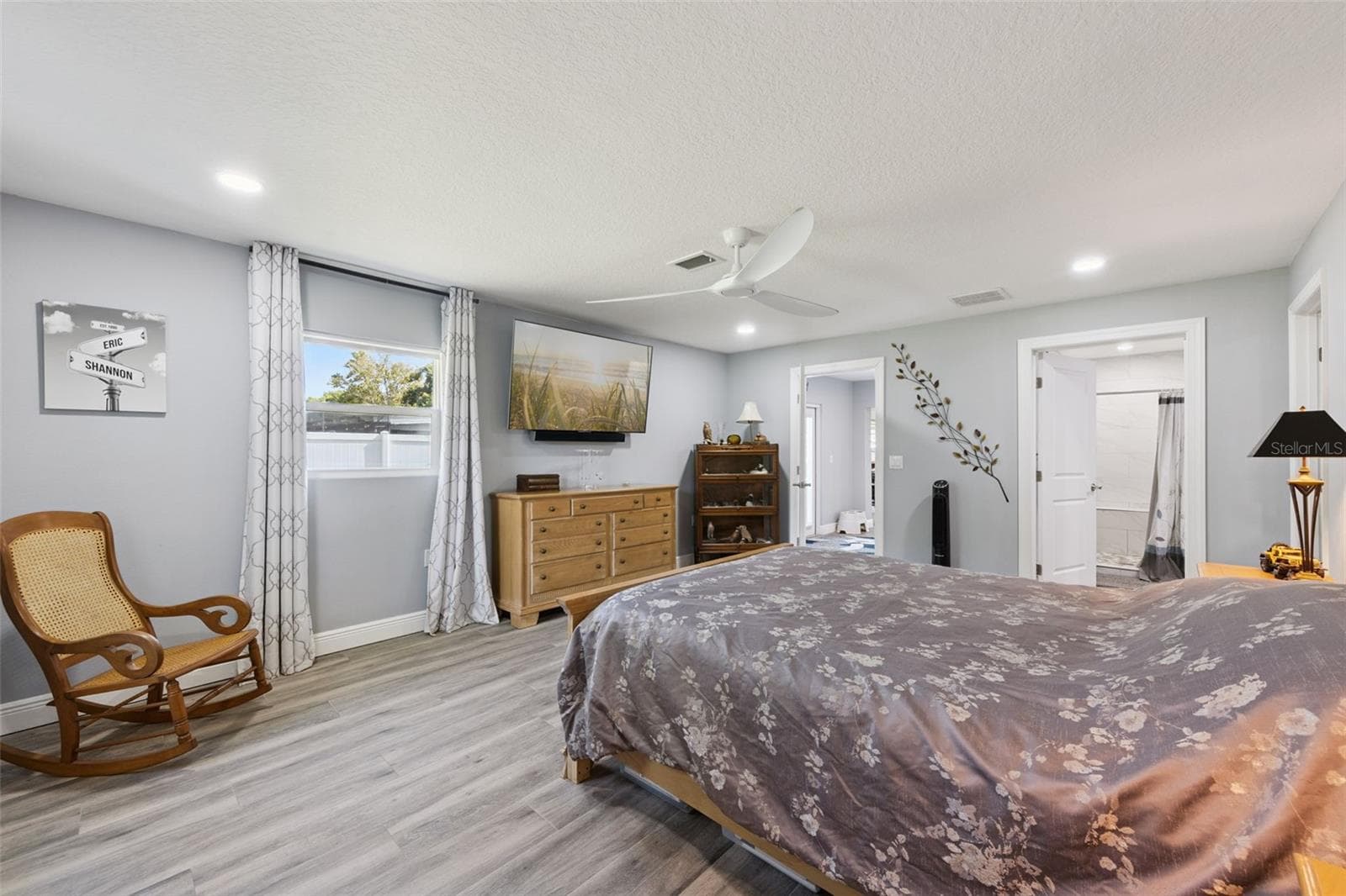 Single Family Residence at 27821 LOIS DR, TAVARES, photo 11 of 51