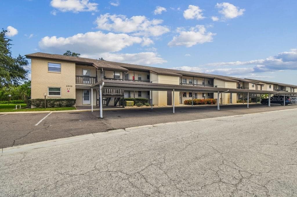 Condominium at 4829 ONYX LN #101, NEW PORT RICHEY, photo 2 of 10
