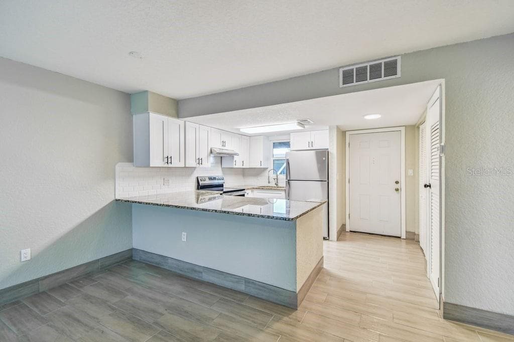 Condominium at 4829 ONYX LN #101, NEW PORT RICHEY, photo 5 of 10