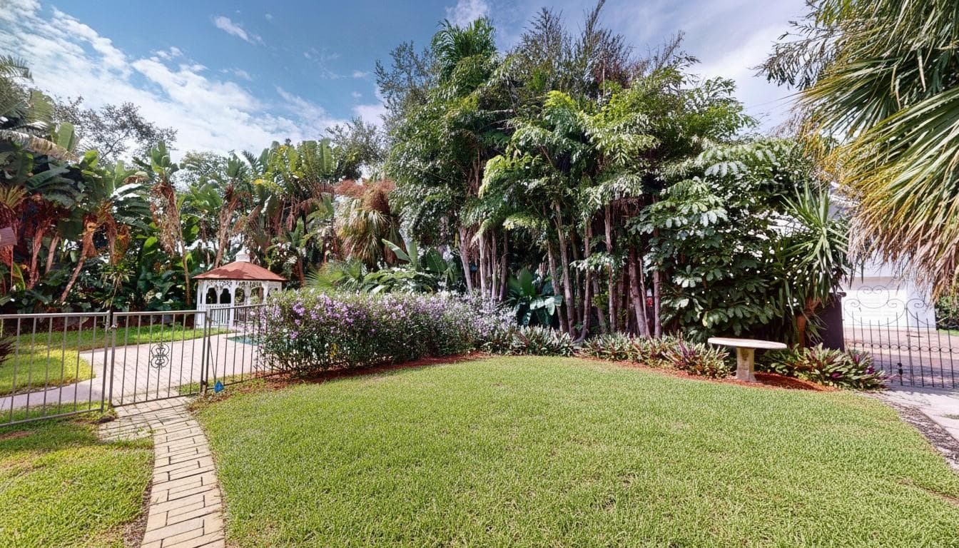 Single Family Residence at 120 PARK ST N, ST PETERSBURG, photo 12 of 80