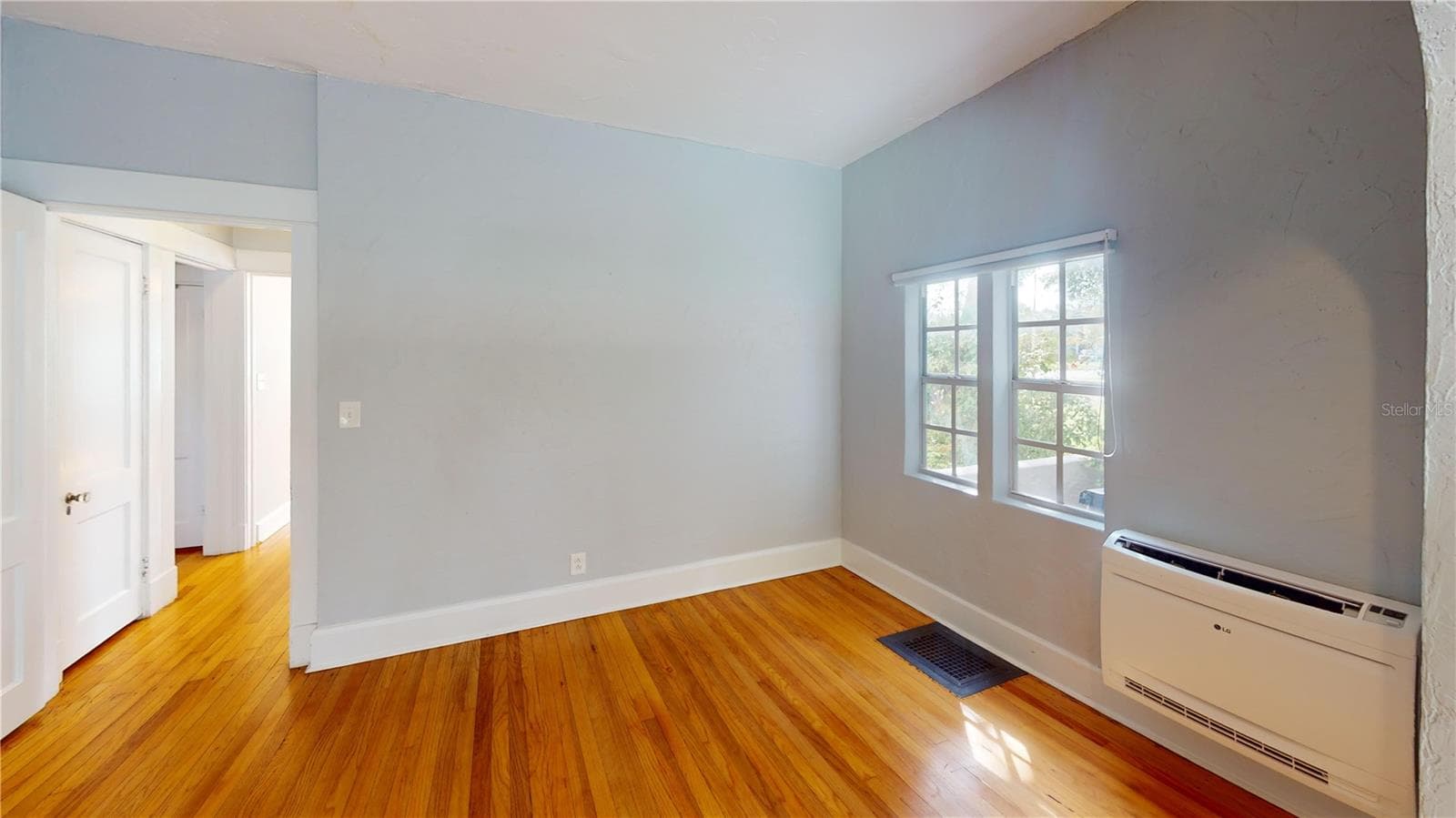 Single Family Residence at 120 PARK ST N, ST PETERSBURG, photo 37 of 80