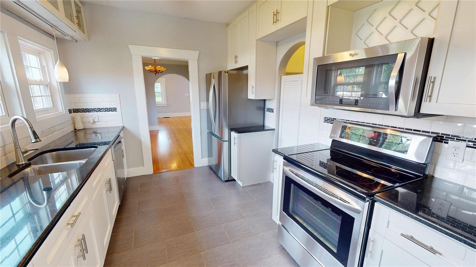 Single Family Residence at 120 PARK ST N, ST PETERSBURG, photo 43 of 80