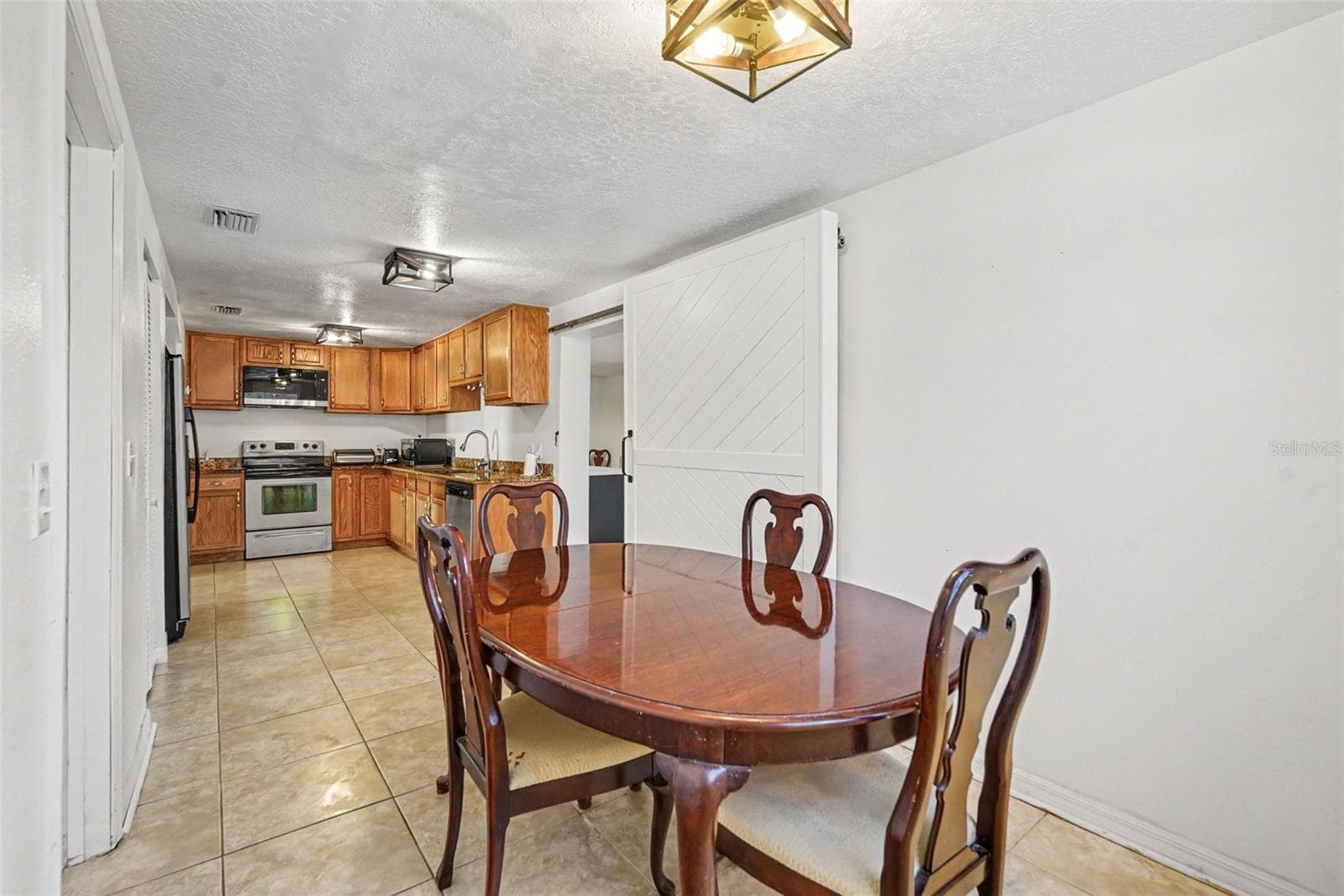 Single Family Residence at 6006 N HUBERT AVE, TAMPA, photo 12 of 29