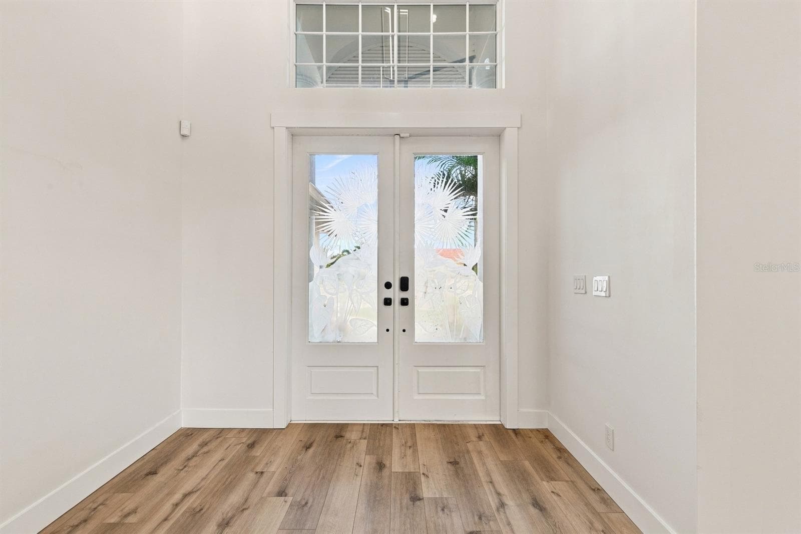 Single Family Residence at 461 PALM IS NE, CLEARWATER BEACH, photo 6 of 53