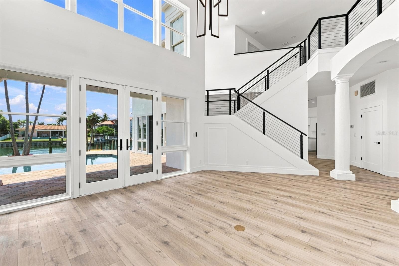Single Family Residence at 461 PALM IS NE, CLEARWATER BEACH, photo 10 of 53