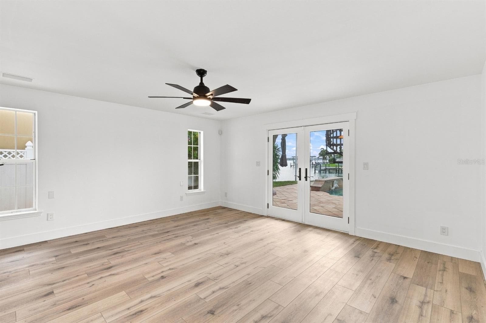 Single Family Residence at 461 PALM IS NE, CLEARWATER BEACH, photo 11 of 53