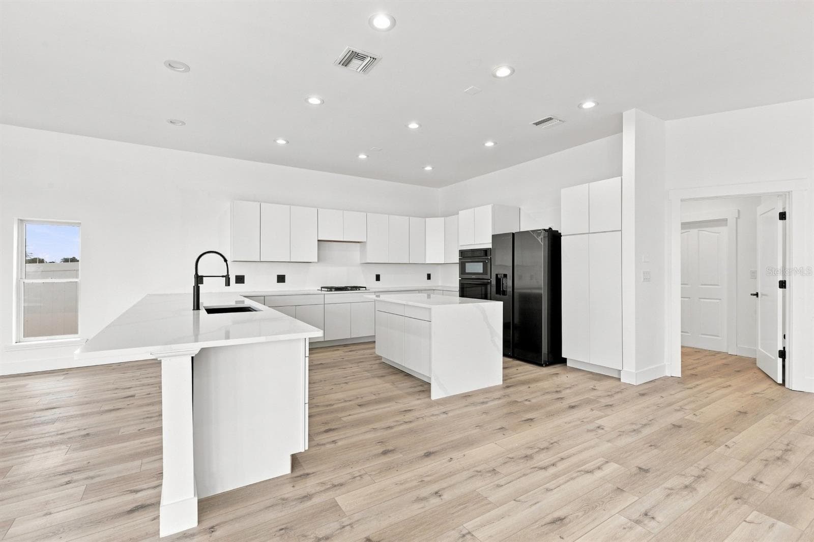 Single Family Residence at 461 PALM IS NE, CLEARWATER BEACH, photo 19 of 53