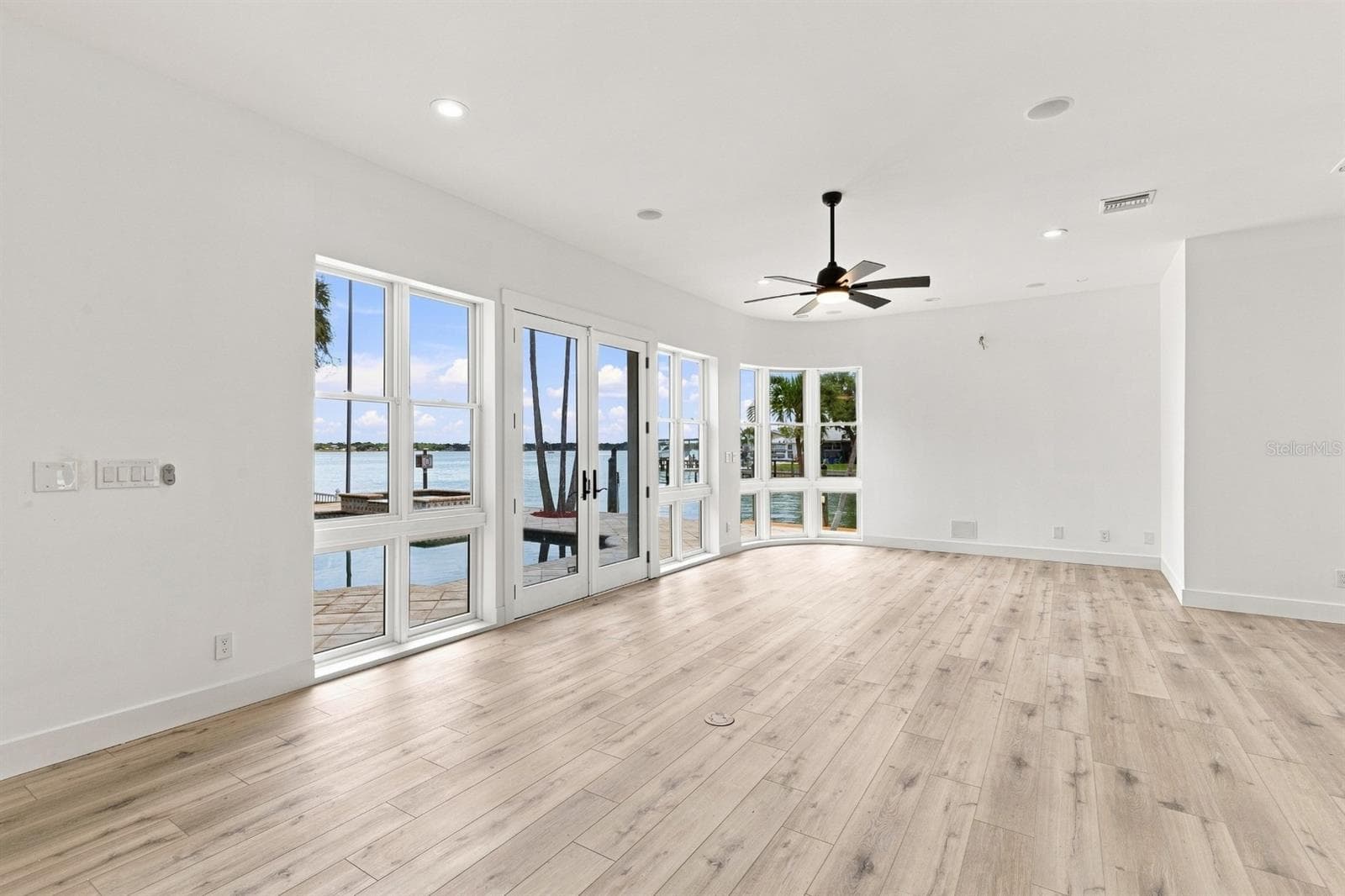 Single Family Residence at 461 PALM IS NE, CLEARWATER BEACH, photo 22 of 53