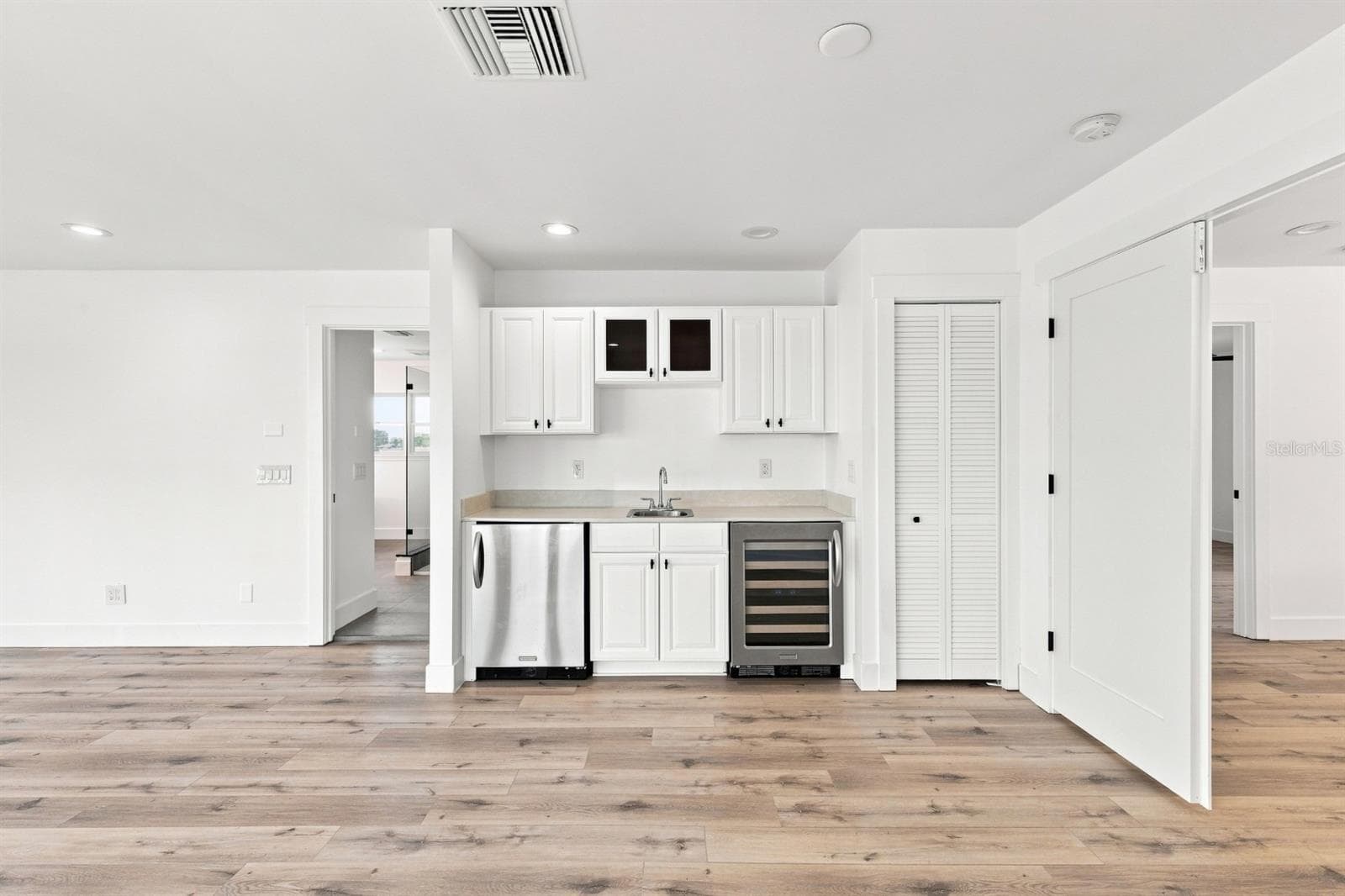 Single Family Residence at 461 PALM IS NE, CLEARWATER BEACH, photo 33 of 53