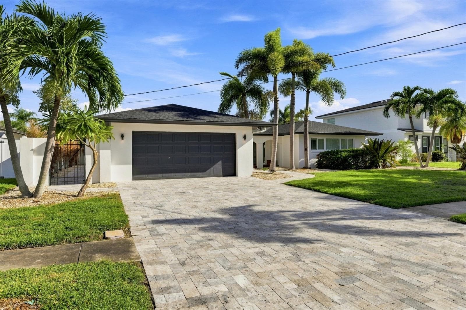 Single Family Residence at 320 PALM IS NE, CLEARWATER BEACH, photo 2 of 50