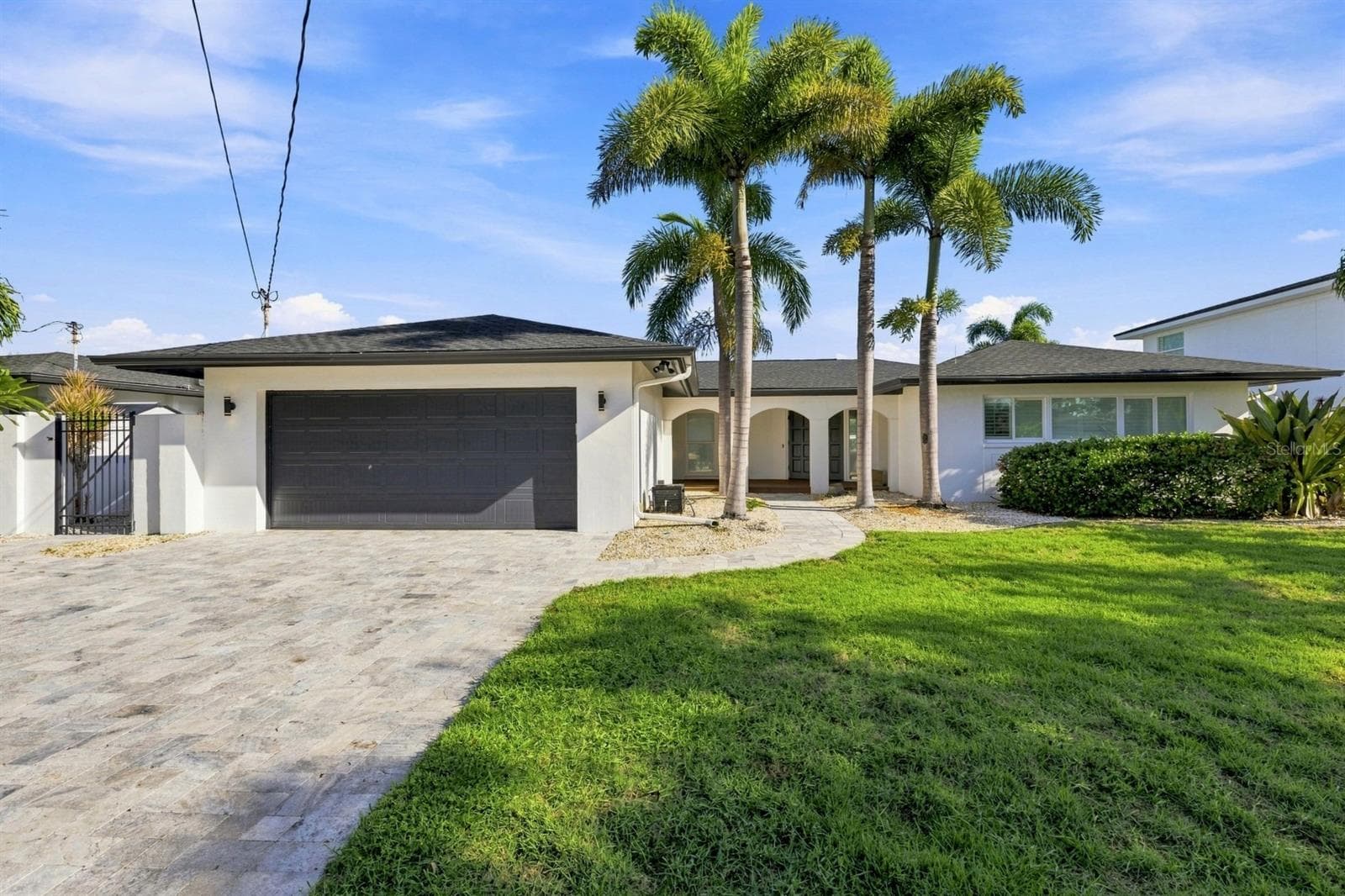 Single Family Residence at 320 PALM IS NE, CLEARWATER BEACH, photo 3 of 50