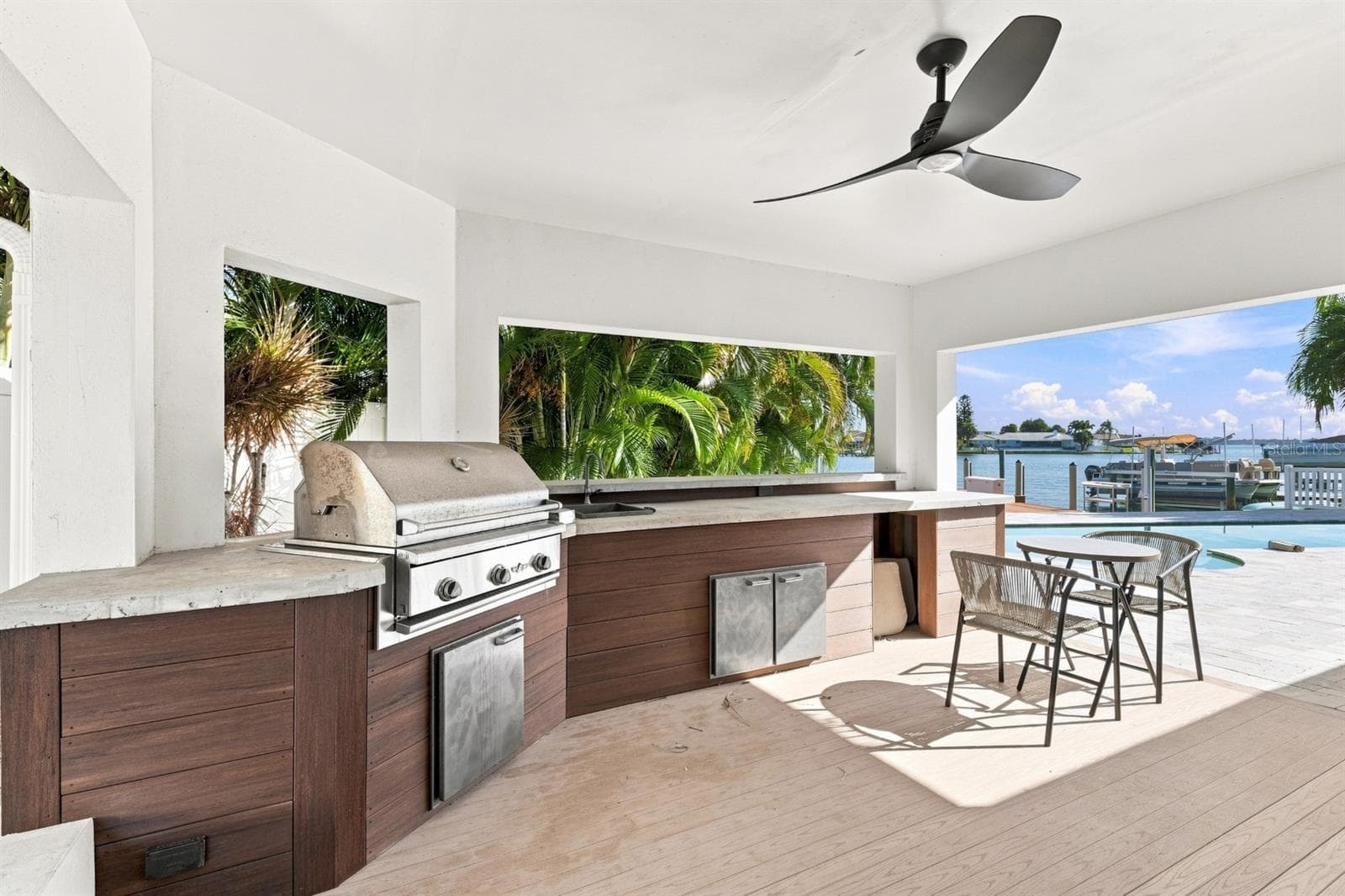 Single Family Residence at 320 PALM IS NE, CLEARWATER BEACH, photo 12 of 50
