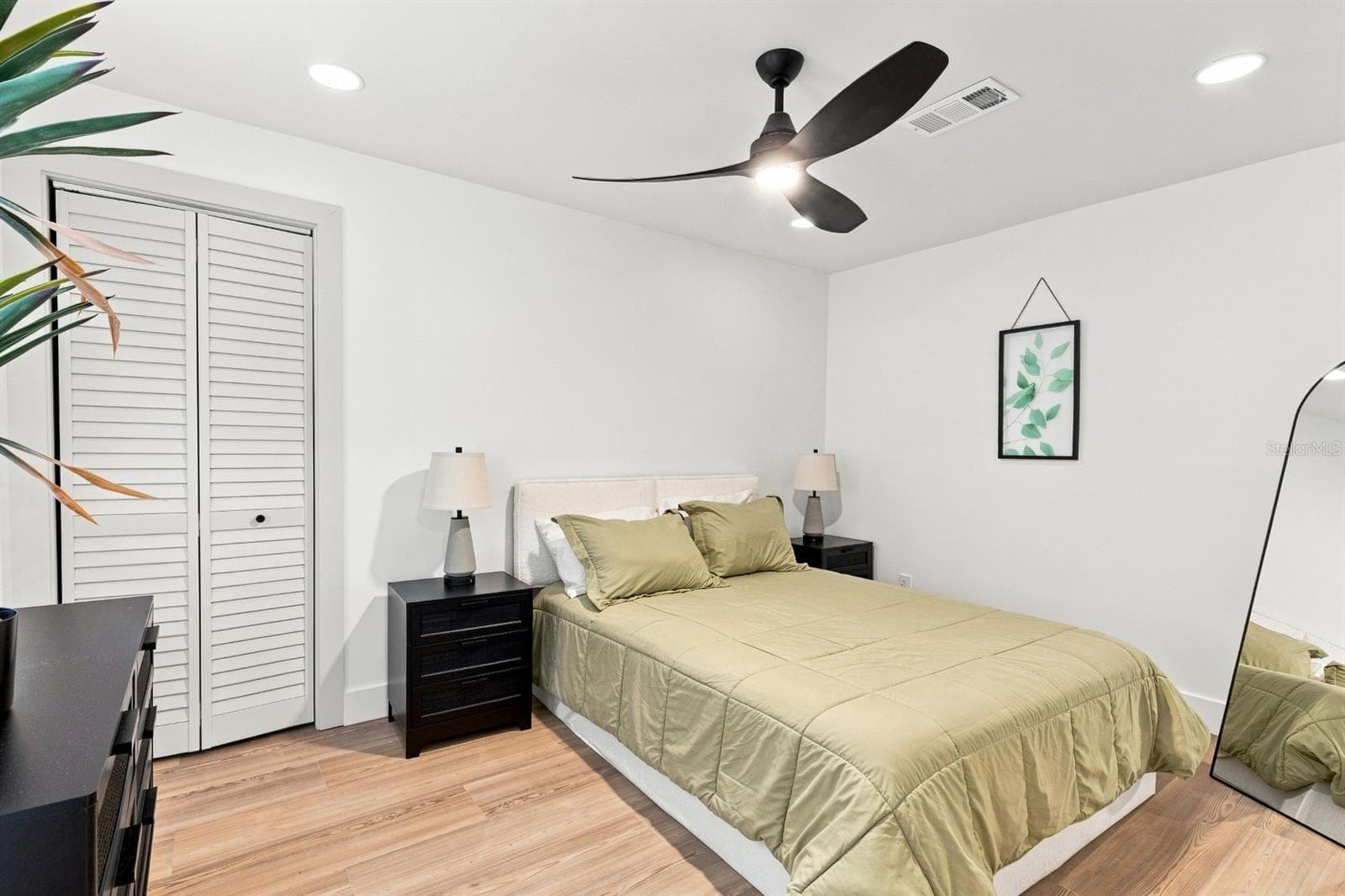Single Family Residence at 320 PALM IS NE, CLEARWATER BEACH, photo 13 of 50