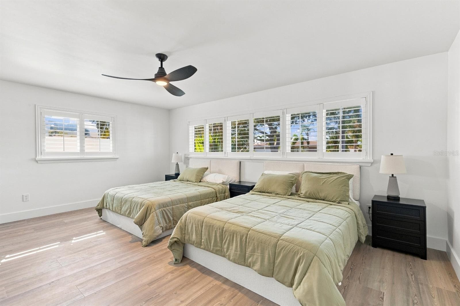 Single Family Residence at 320 PALM IS NE, CLEARWATER BEACH, photo 14 of 50