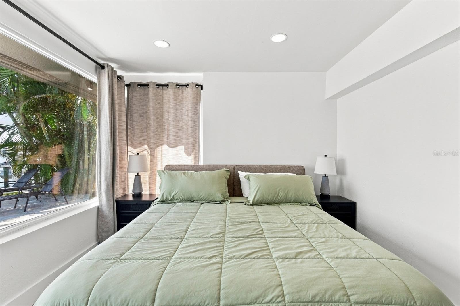 Single Family Residence at 320 PALM IS NE, CLEARWATER BEACH, photo 29 of 50