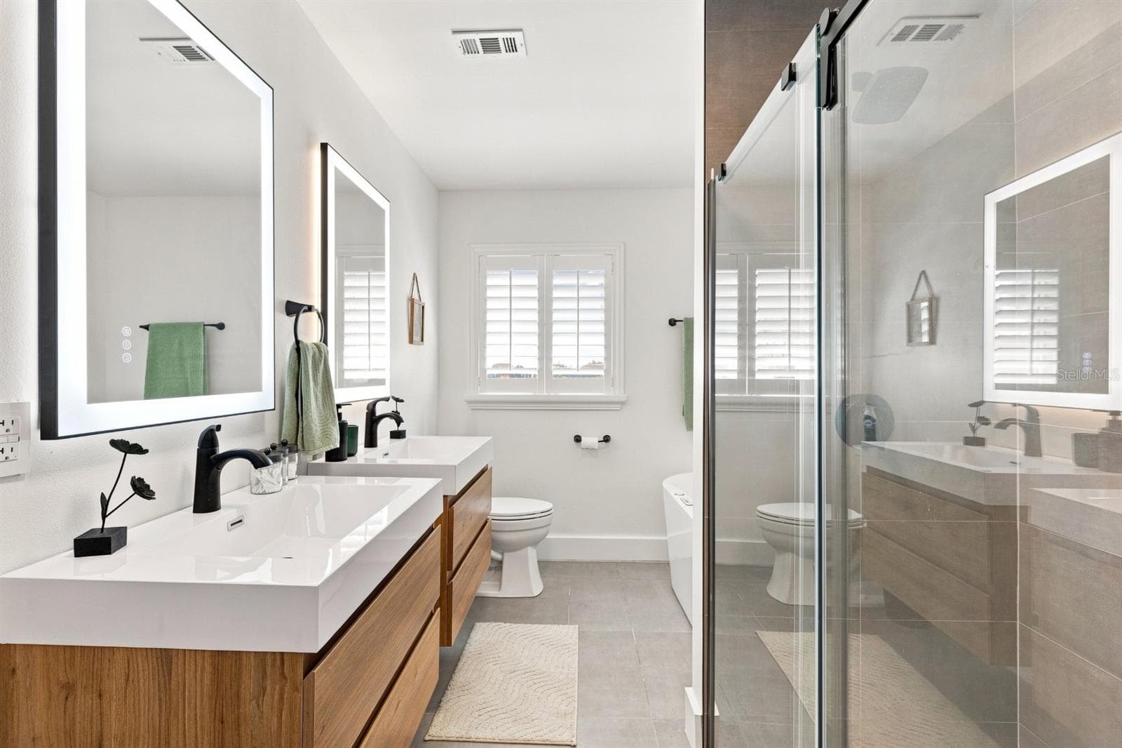 Single Family Residence at 320 PALM IS NE, CLEARWATER BEACH, photo 33 of 50