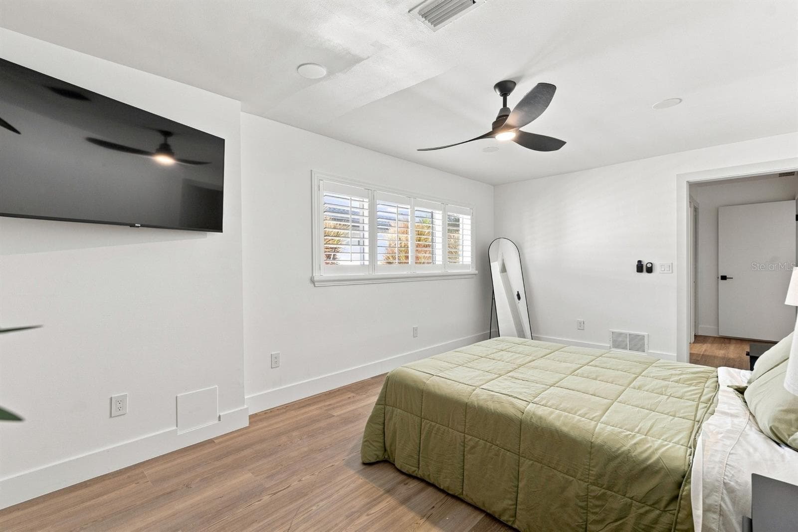 Single Family Residence at 320 PALM IS NE, CLEARWATER BEACH, photo 40 of 50