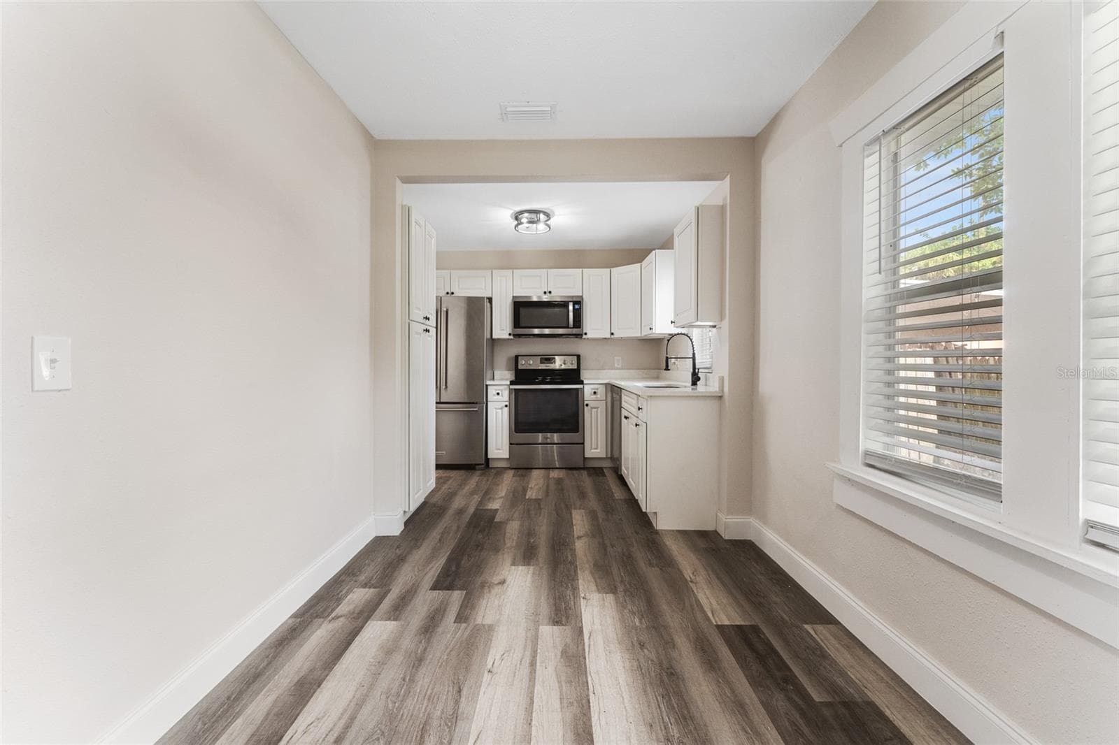 Dining area - 1922 23RD ST S, ST PETERSBURG