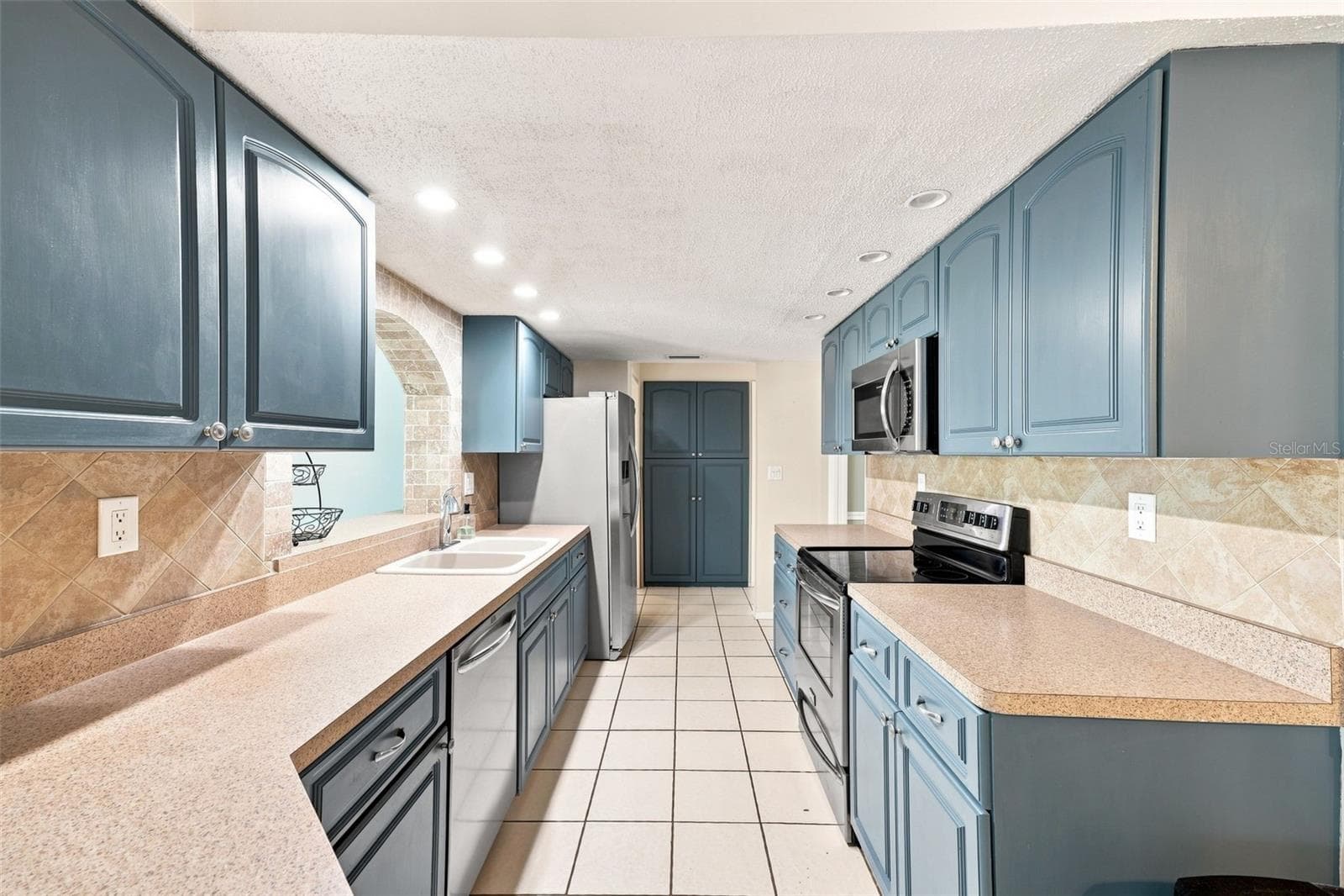 Single Family Residence at 2069 KINGFISHER DR, PALM HARBOR, photo 15 of 49