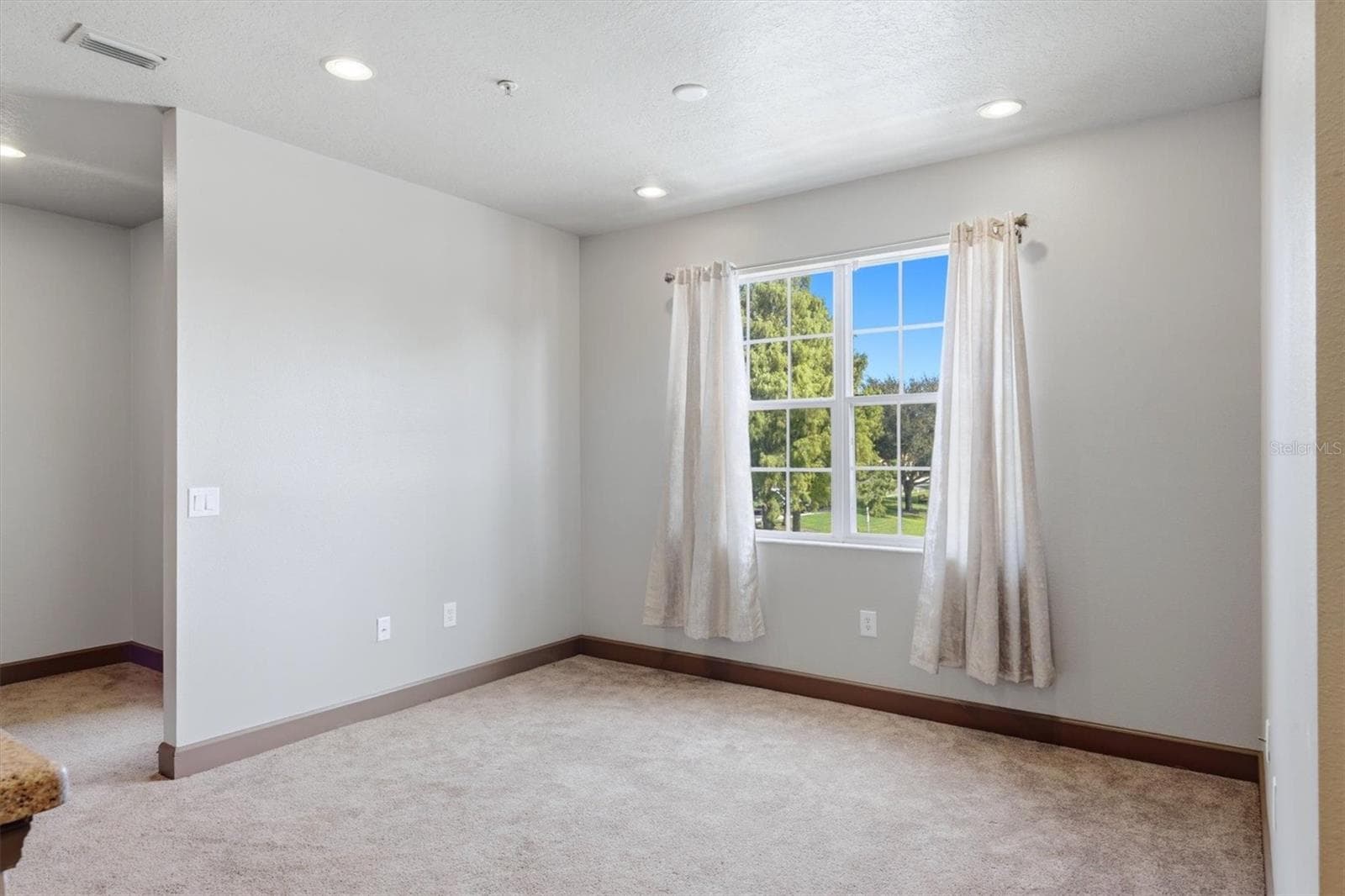 Living Room - 8098 MOONSTONE DR #17-203, SARASOTA