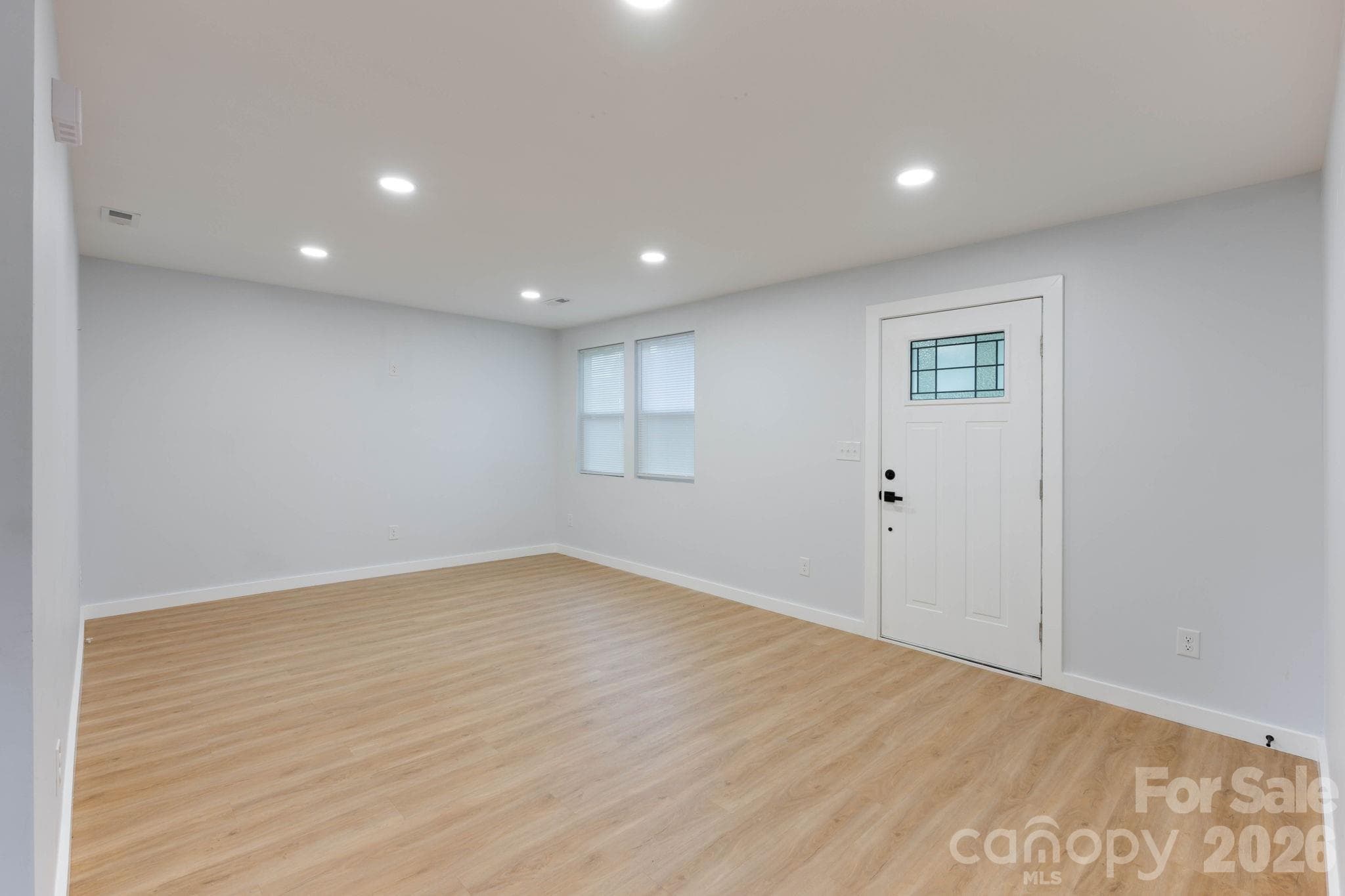 Single Family Residence at 615 E Saunders Avenue, Newton, photo 7 of 32