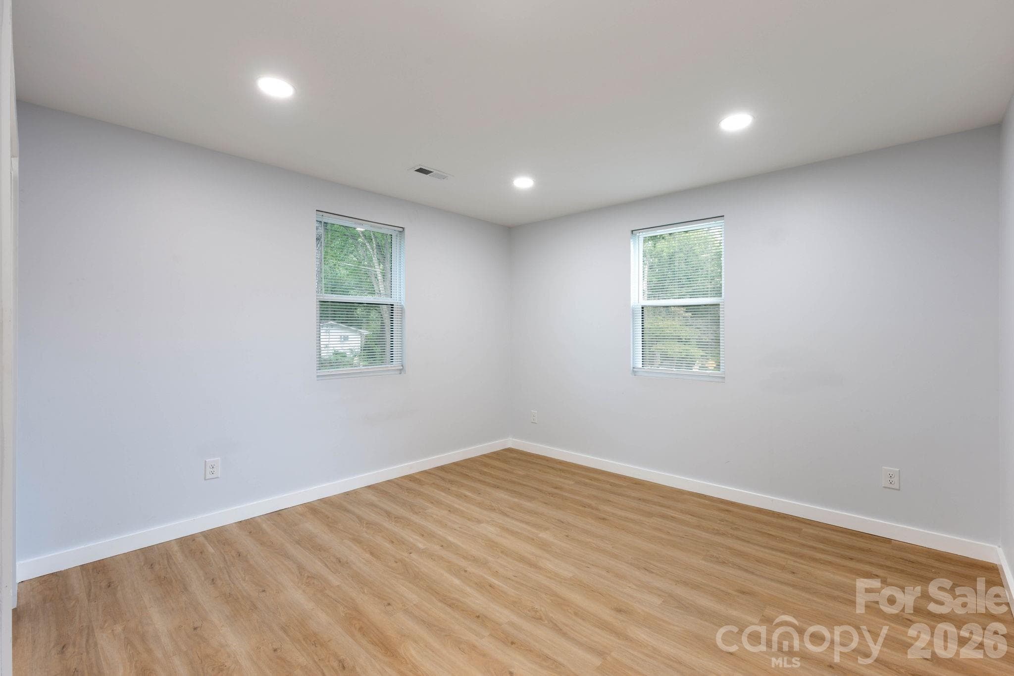 Single Family Residence at 615 E Saunders Avenue, Newton, photo 10 of 32