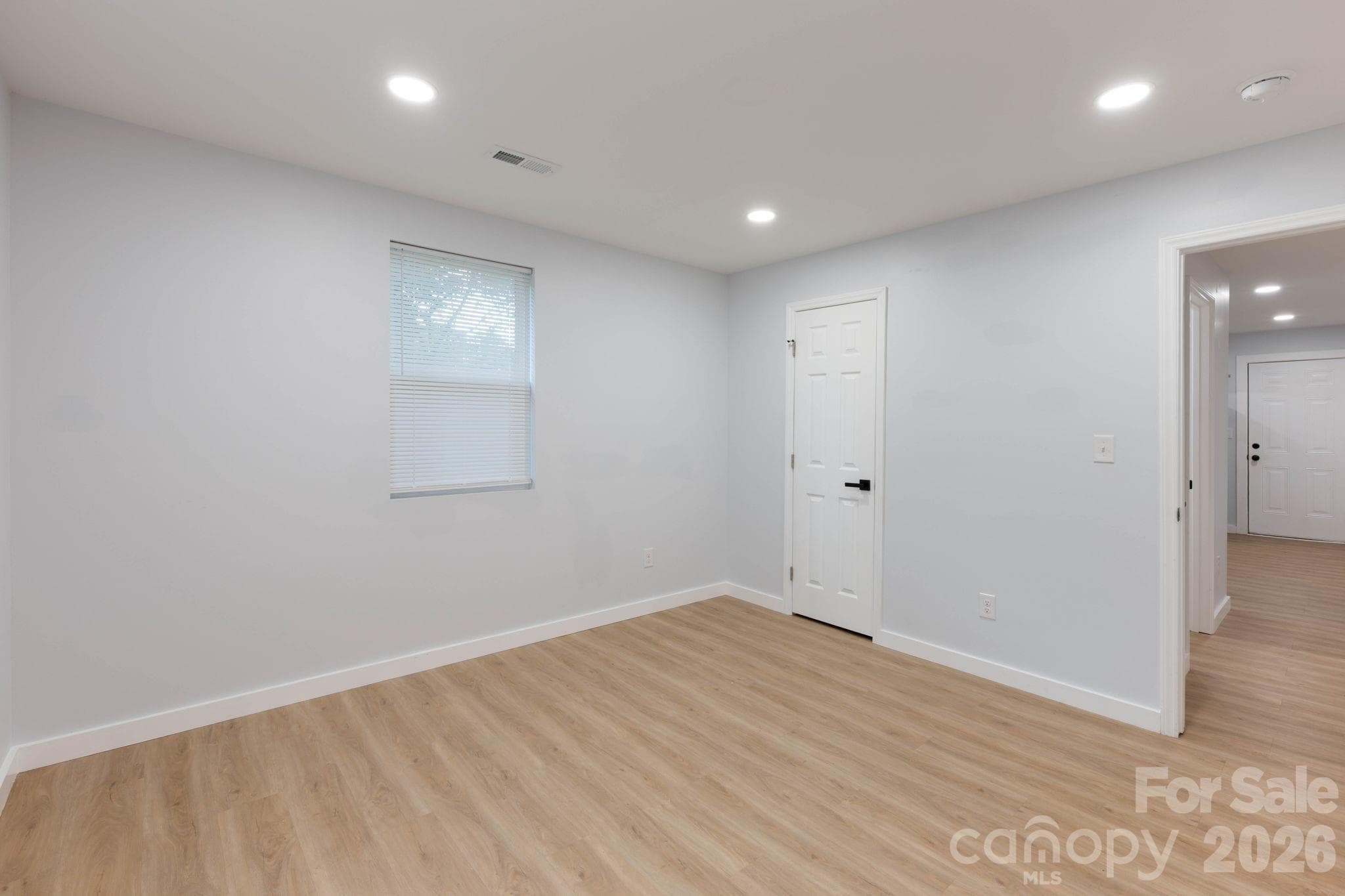 Single Family Residence at 615 E Saunders Avenue, Newton, photo 14 of 32