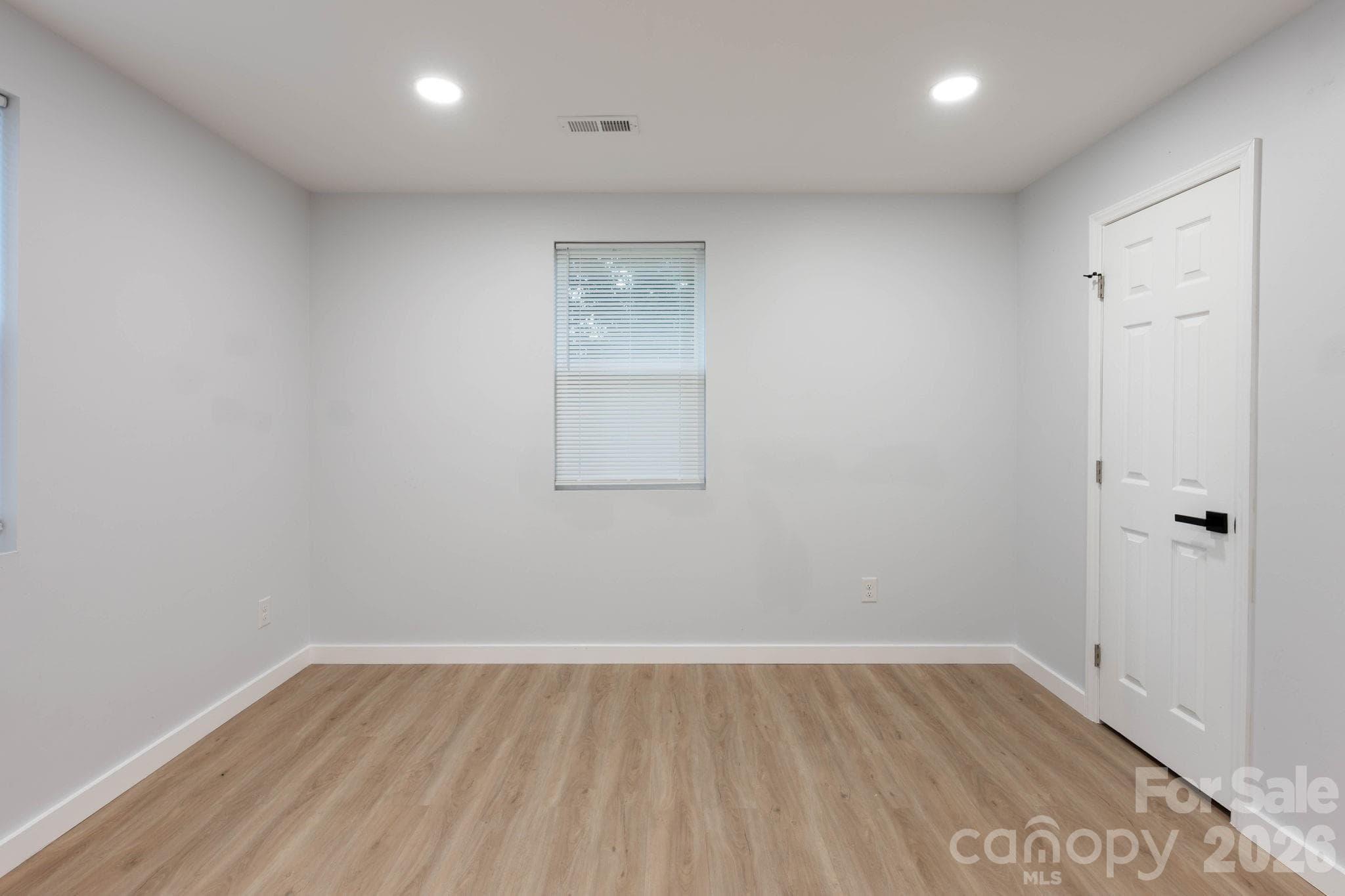 Single Family Residence at 615 E Saunders Avenue, Newton, photo 15 of 32