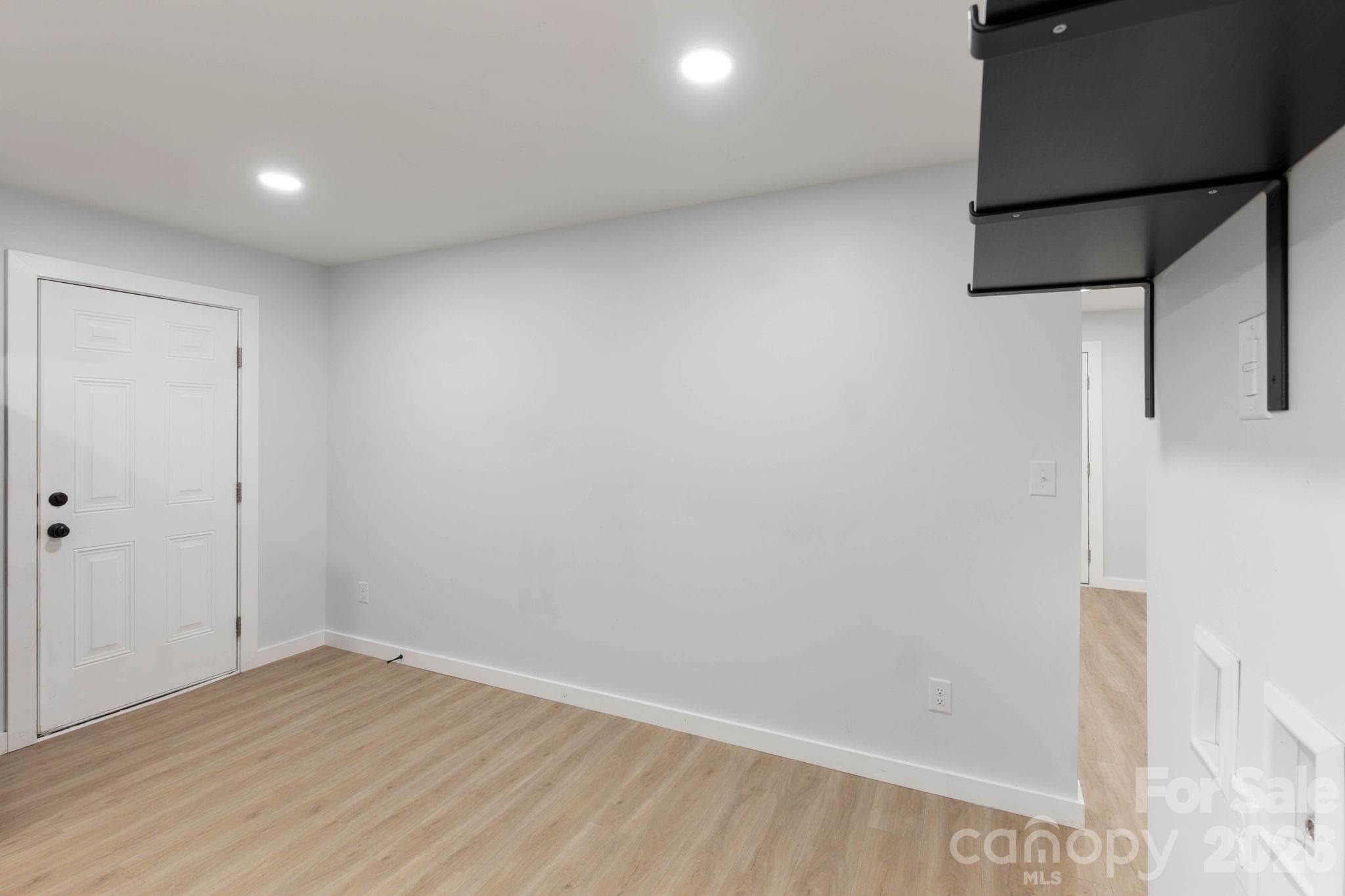 Single Family Residence at 615 E Saunders Avenue, Newton, photo 19 of 32