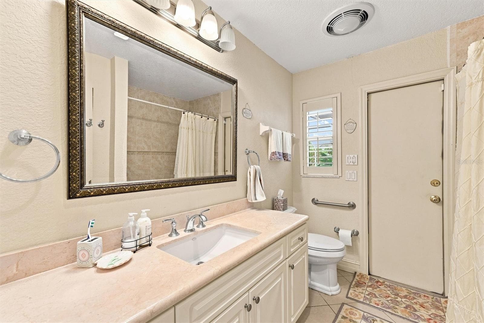 Single Family Residence at 317 SALVADOR DR, PUNTA GORDA, photo 15 of 77