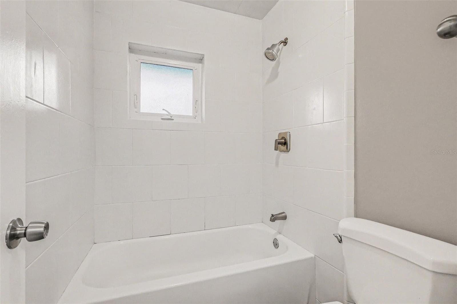 Single Family Residence at 4643 VALLEY VIEW DR W, LAKELAND, photo 9 of 20