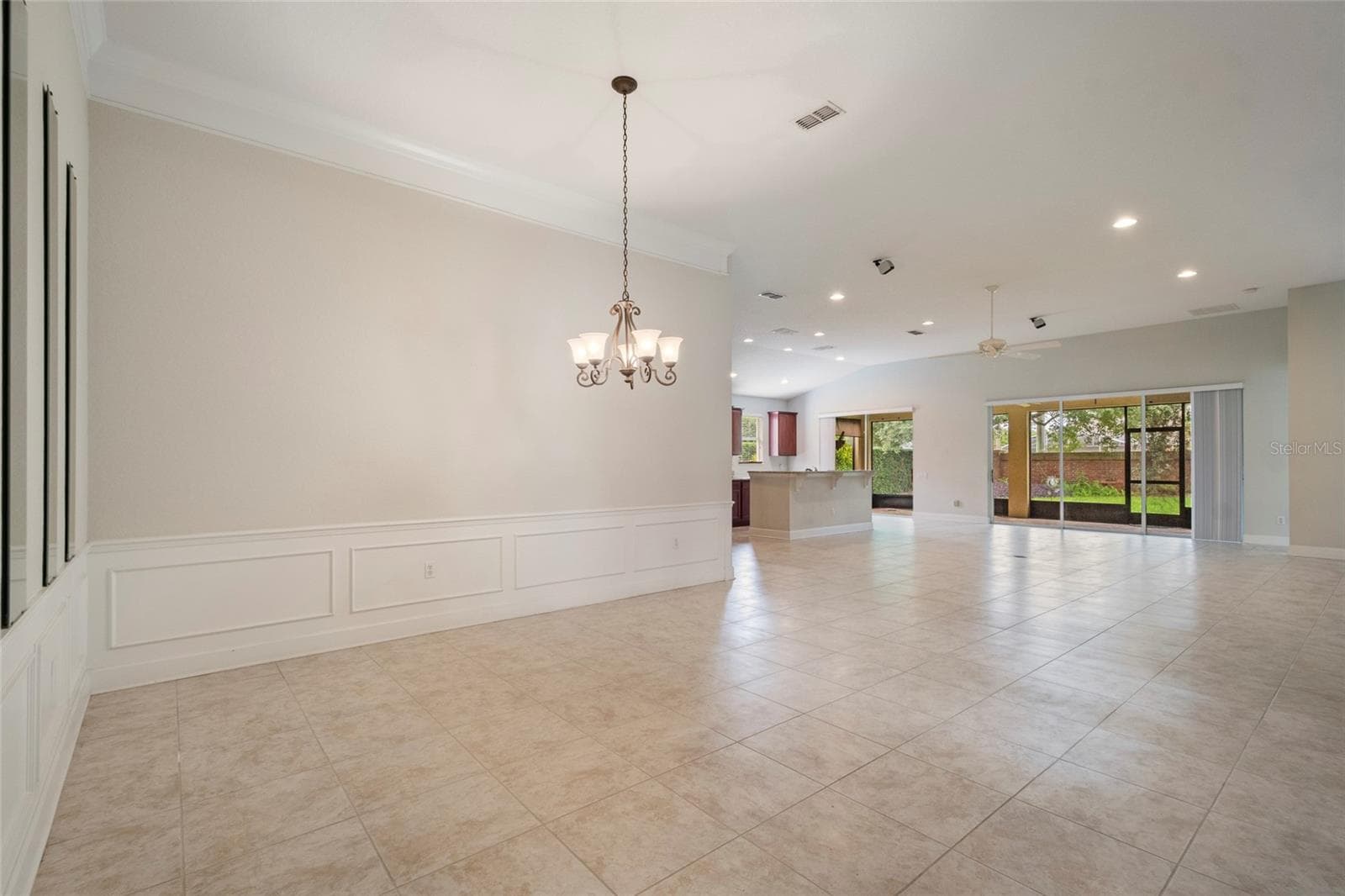 Single Family Residence at 544 DOUGLAS EDWARD DR, OCOEE, photo 8 of 44