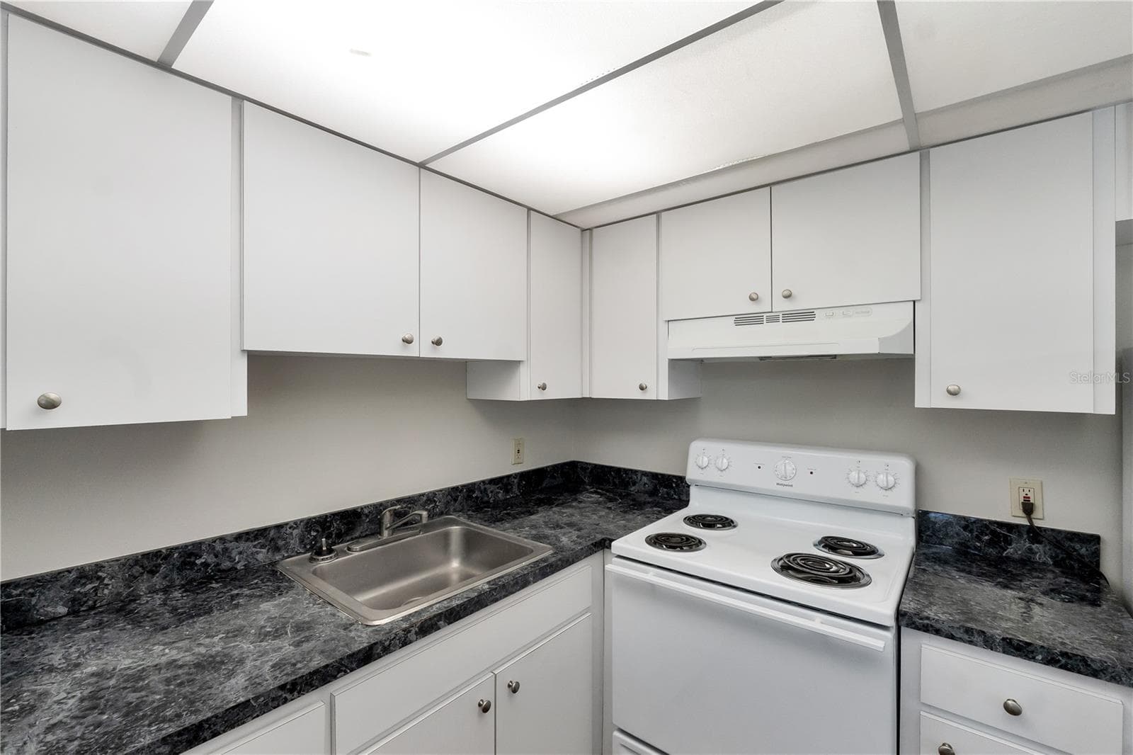 Condominium at 201 KINGS BLVD #5, SUN CITY CENTER, photo 4 of 14