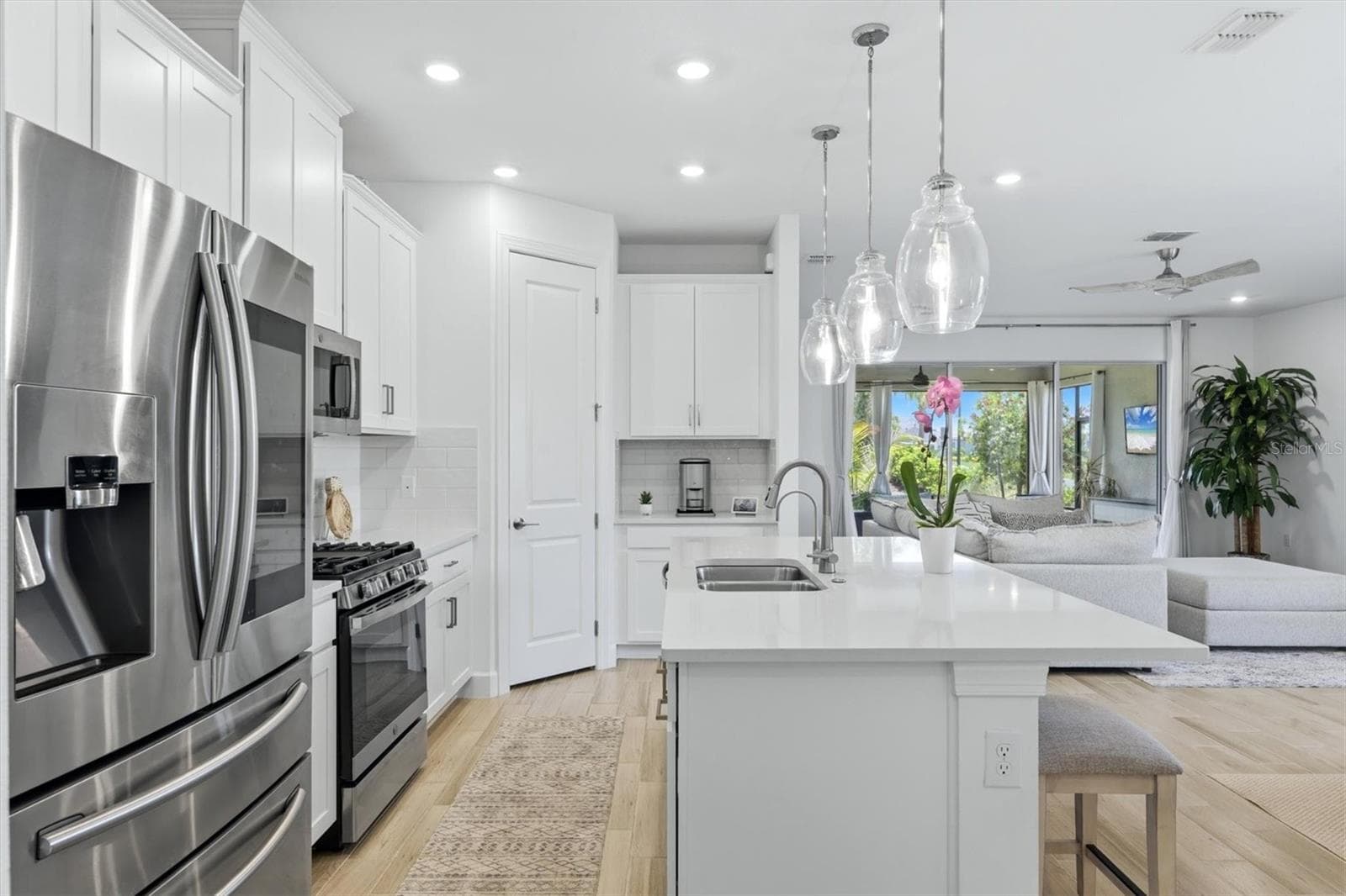 Single Family Residence at 5229 SAVINO CIR, PALMETTO, photo 16 of 71
