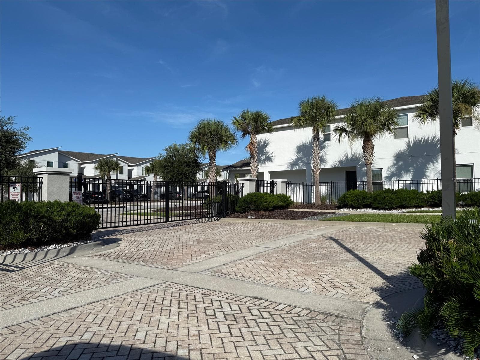 Gated community. - 3363 BELLEZZA CT, KISSIMMEE