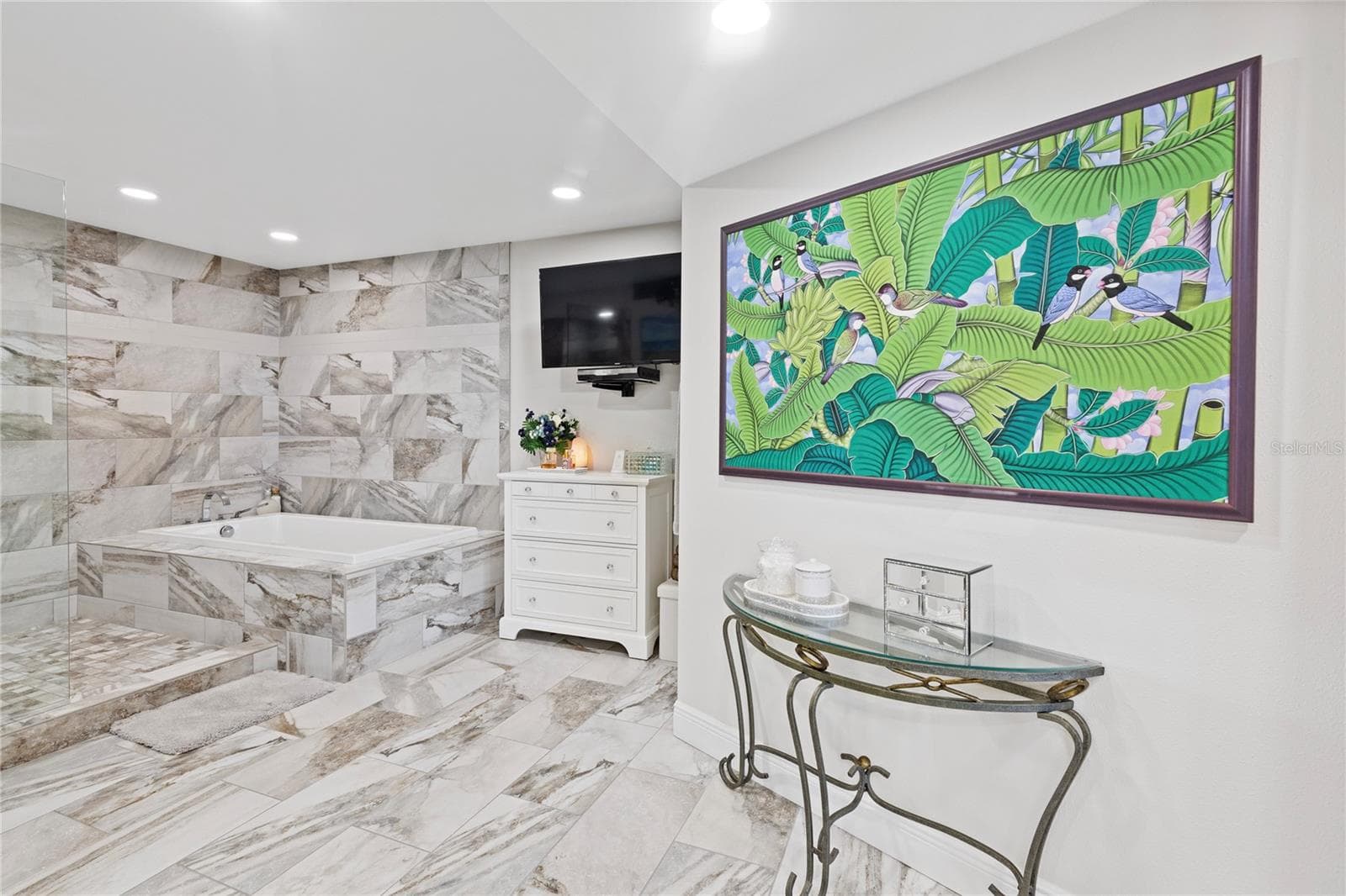 Exceptionally designed spa-like primary bath! - 1660 GULF BLVD #PH1, CLEARWATER BEACH