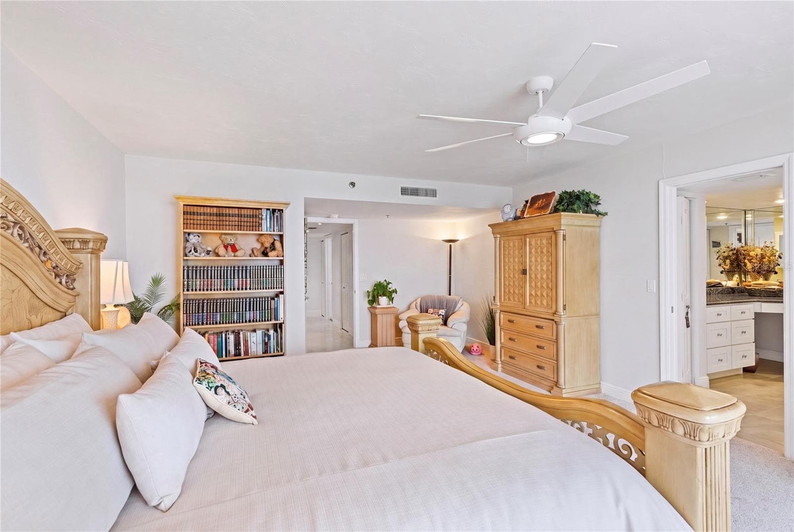 The attached ensuite serves to pamper your guests. - 1660 GULF BLVD #PH1, CLEARWATER BEACH